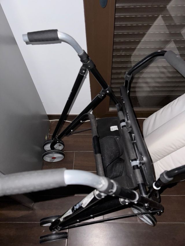 Andador para ancianos con asiento