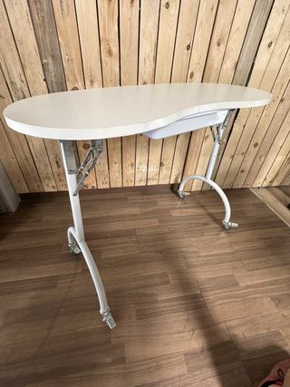 TAVOLINO PER MANICURE PROFESSIONALI