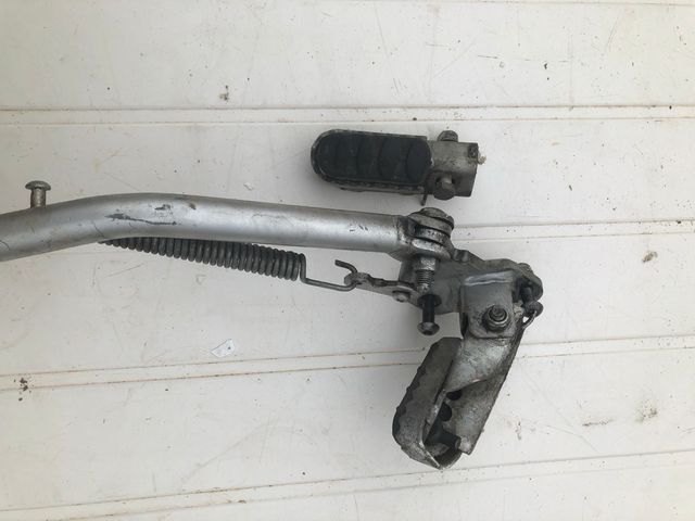 Caballete y posapiés Derbi DRD Pro