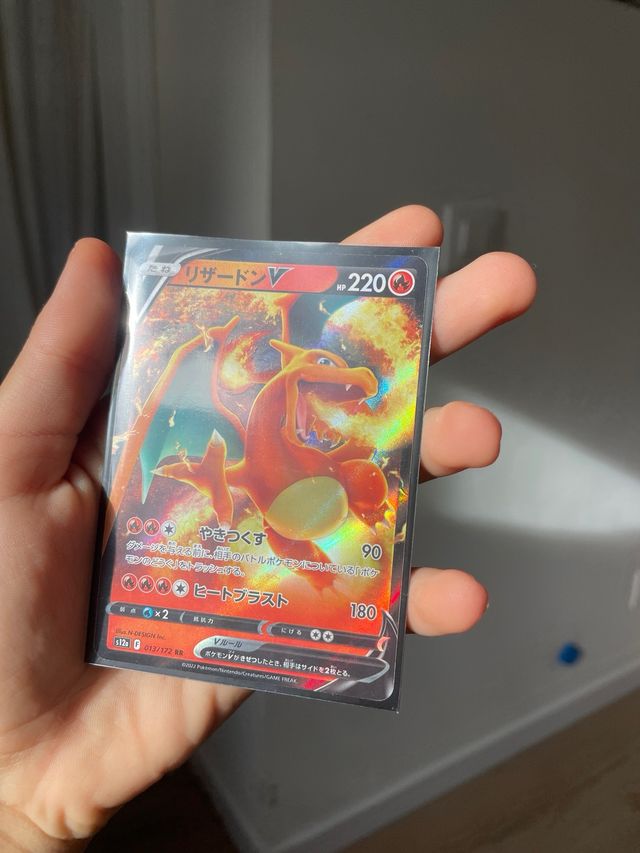 Carta Pokémon Charizard V 220 HP
