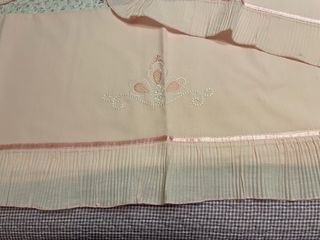 Lenzuolo matrimoniale rosa con pizzo