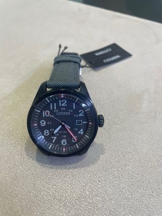 Reloj Citizen Negro y Gris