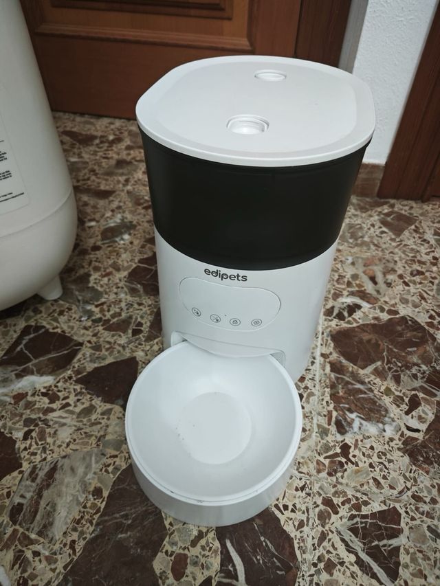 Arenero, 2 Comederos inteligentes Gatos