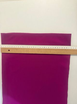 Mono buganvilla con cinturón