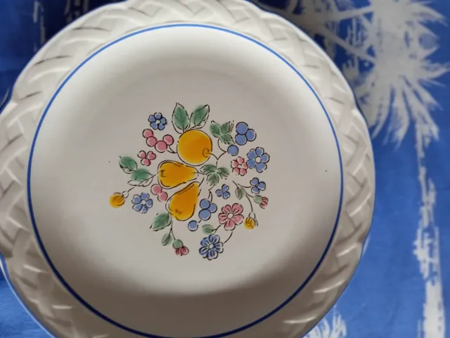 5. Platos de porcelana con flores azules DISEÑÓ S
