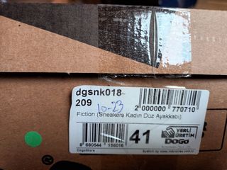 Zapatillas Dogo Beige y Negro