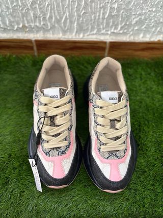 Zapatillas Gucci Beige y Rosa taras 