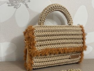 Borsa uncinetto artigianale beige con pelliccia
