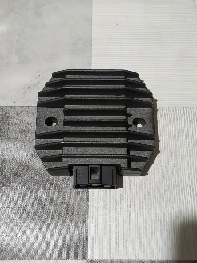 Regulador Voltaje Yamaha