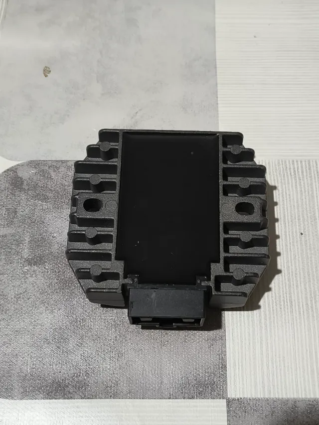 Regulador Voltaje Yamaha