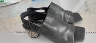 Zapatos de tacón negros