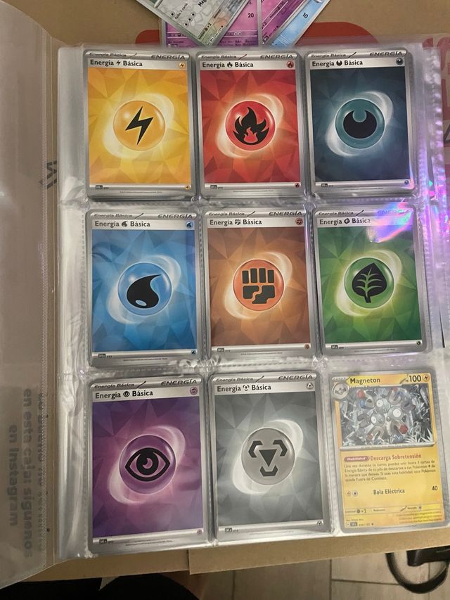 Álbum Cartas Pokémon Prismatic Evolutions y otros