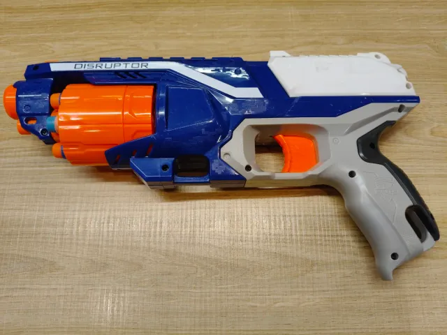 2 Pistolas Nerf Disruptor + Diana