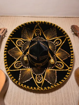 Gorro Mariachi Negro y Dorado