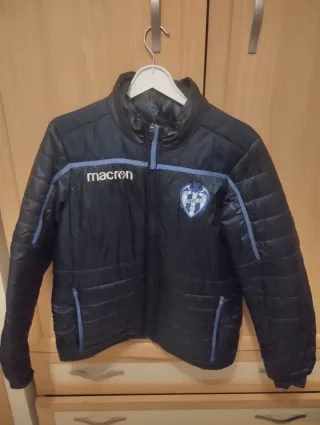Chaqueta Macron Levante UD talla S