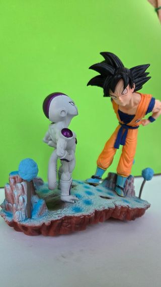 Figura Goku vs Freezer - Nueva