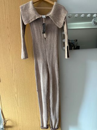 Enterizo de invierno beige y marrón