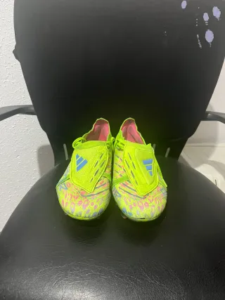 Zapatillas Adidas Predator Verde y Rosa