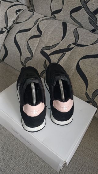 Calvin Klein Runner Negro Rosa