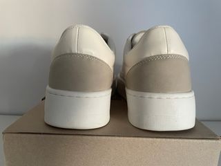 Zapatillas Levi's Beige y Blancas