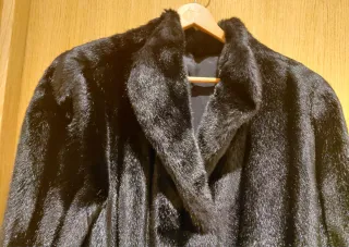 Chaquetón imitación visón negro