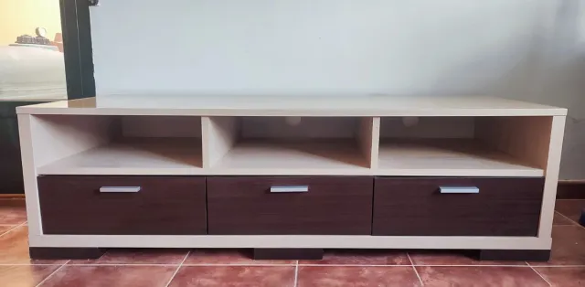 Mueble TV beige y marrón