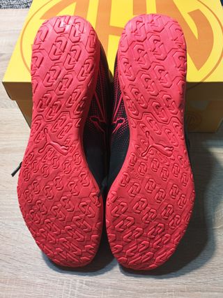 Zapatillas Fútbol Sala Puma Negras Rojas