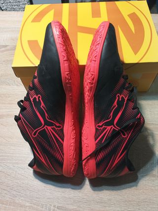 Zapatillas Fútbol Sala Puma Negras Rojas