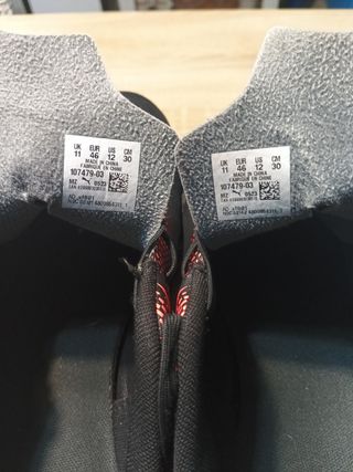 Zapatillas Fútbol Sala Puma Negras Rojas