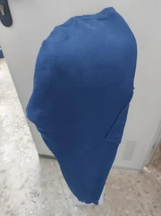 Pantalón chándal azul con logo