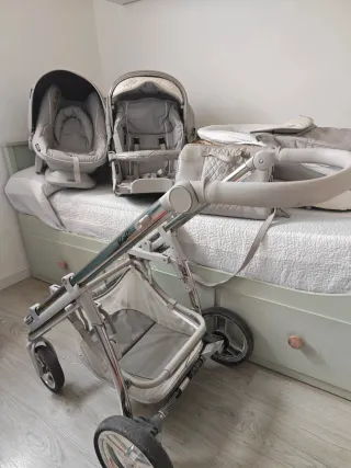 Carro de bebé 3 piezas beige tiene 6 años de uso