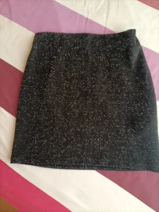 Falda negra plateada
