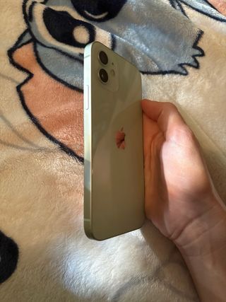 iPhone 12 Apple