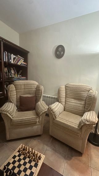 2 poltrone in tessuto beige e marrone