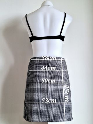 Falda Tweed Cuadros con Solapa