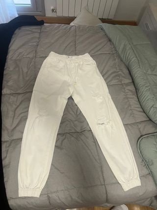 Pantalón blanco roto