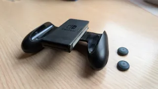 Soporte Joy-Con Nintendo + Fundas Joysticks