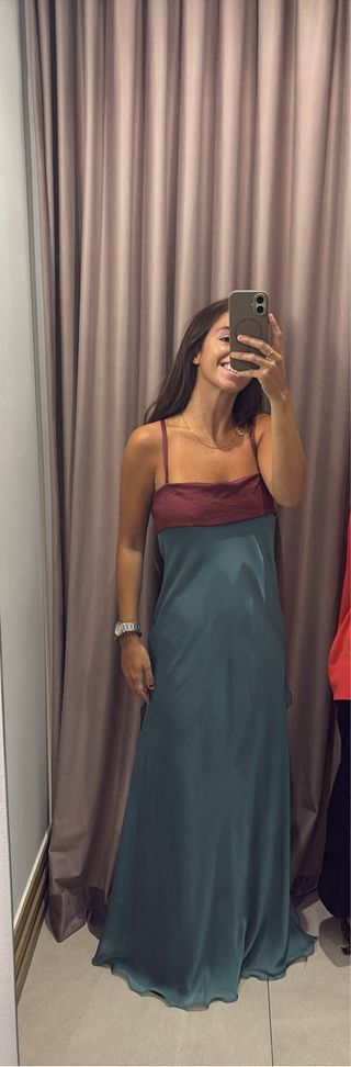 Vestido invitada con capa