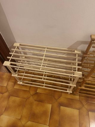 Estantería de madera para zapatos