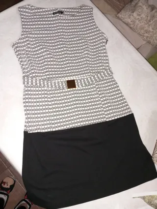Vestido estampado geométrico con cinturón