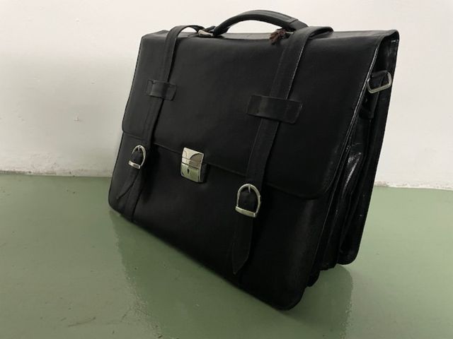 Maletín de piel negro para documentos