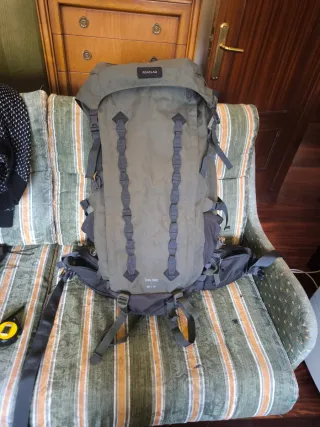 Mochila montaña Forclaz Trek 900 90+10L Ajustable