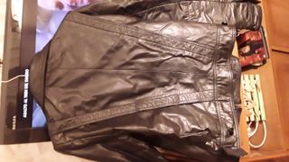 Cazadora de cuero Naf Naf negra