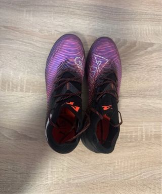 Botas de Fútbol Puma Morado y Negro