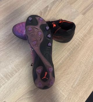 Botas de Fútbol Puma Morado y Negro