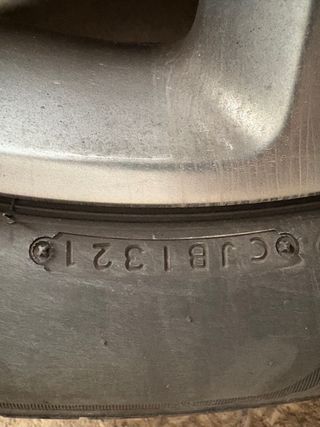 Llantas 18 con neumáticos 70%