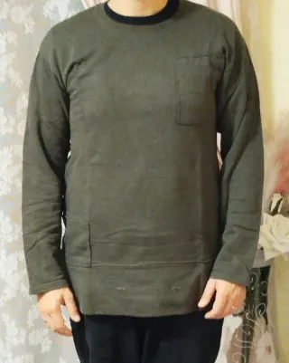 Felpa verde con finto taschino