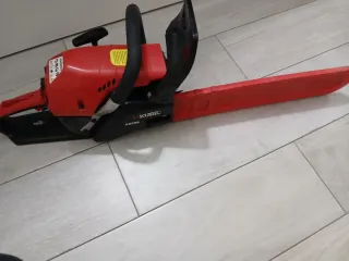 Motosierra Kuril KZP50 Roja