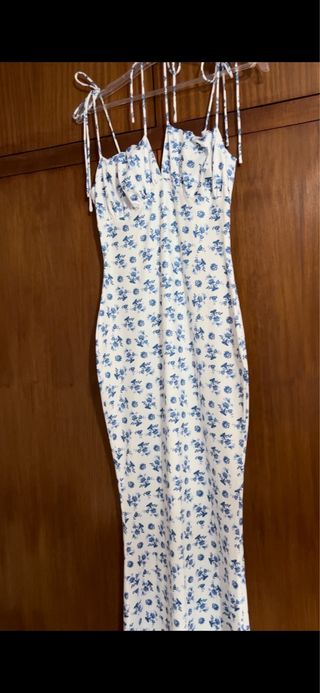 Vestido floral blanco y azul