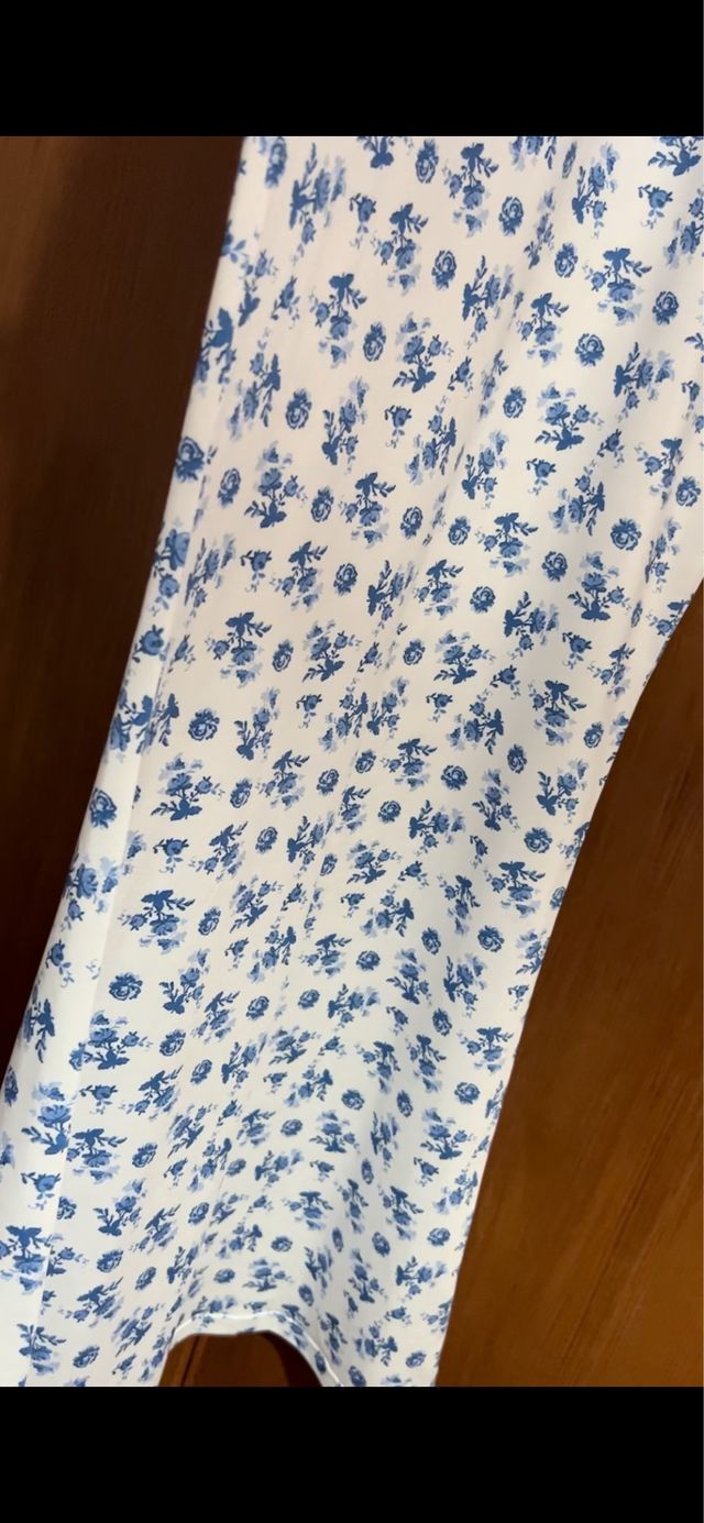 Vestido floral blanco y azul